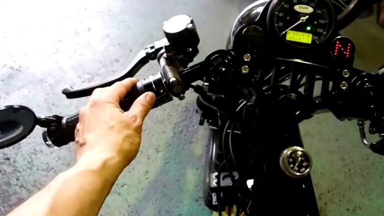 SR400にキーレス取り付け